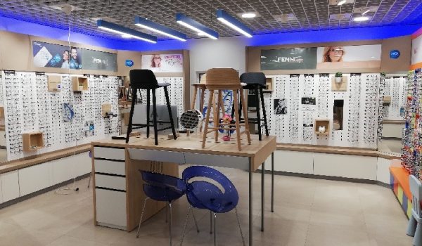 Électricien pour commerces et magasins à Solesmes